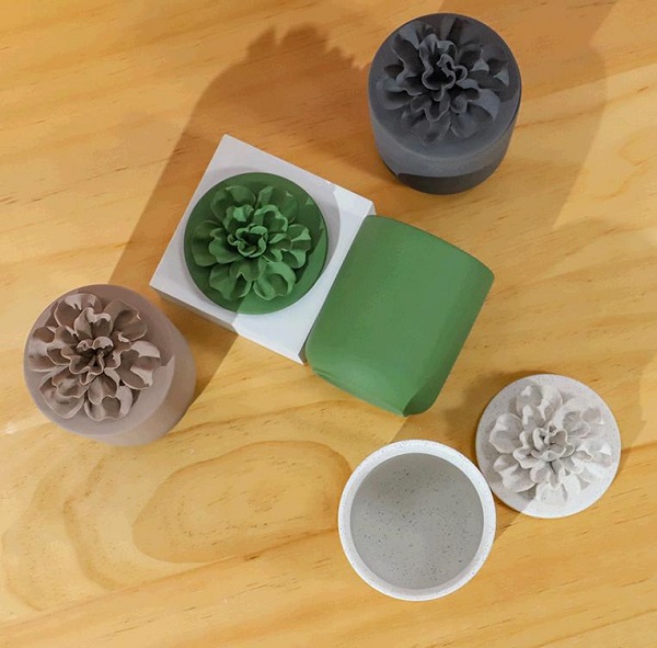 Poza oświetleniem, co jeszcze może zrobić świecznik? 